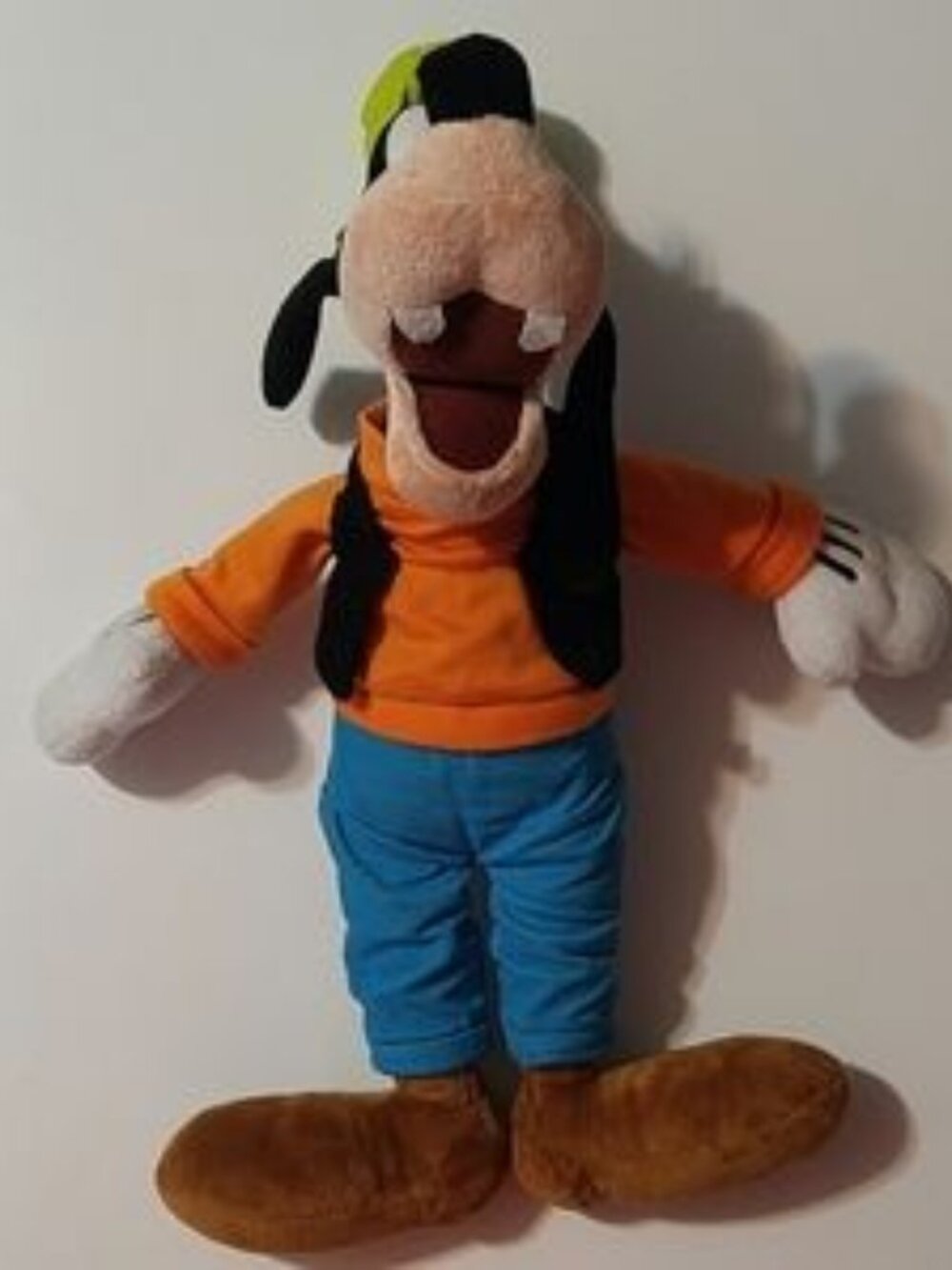 Disney Store Goofy Authentic Excusive Vintage Plush 17"